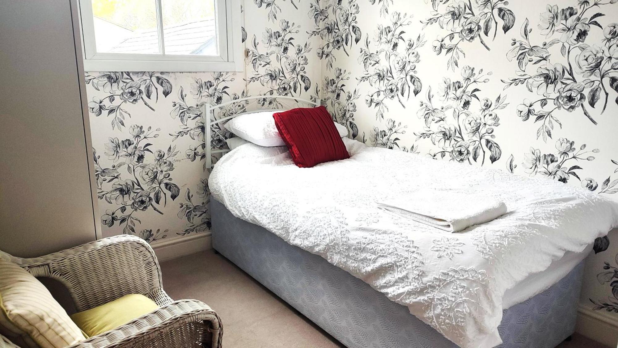 3 Bedroom Cottage In Sunninghill, Ascot 외부 사진